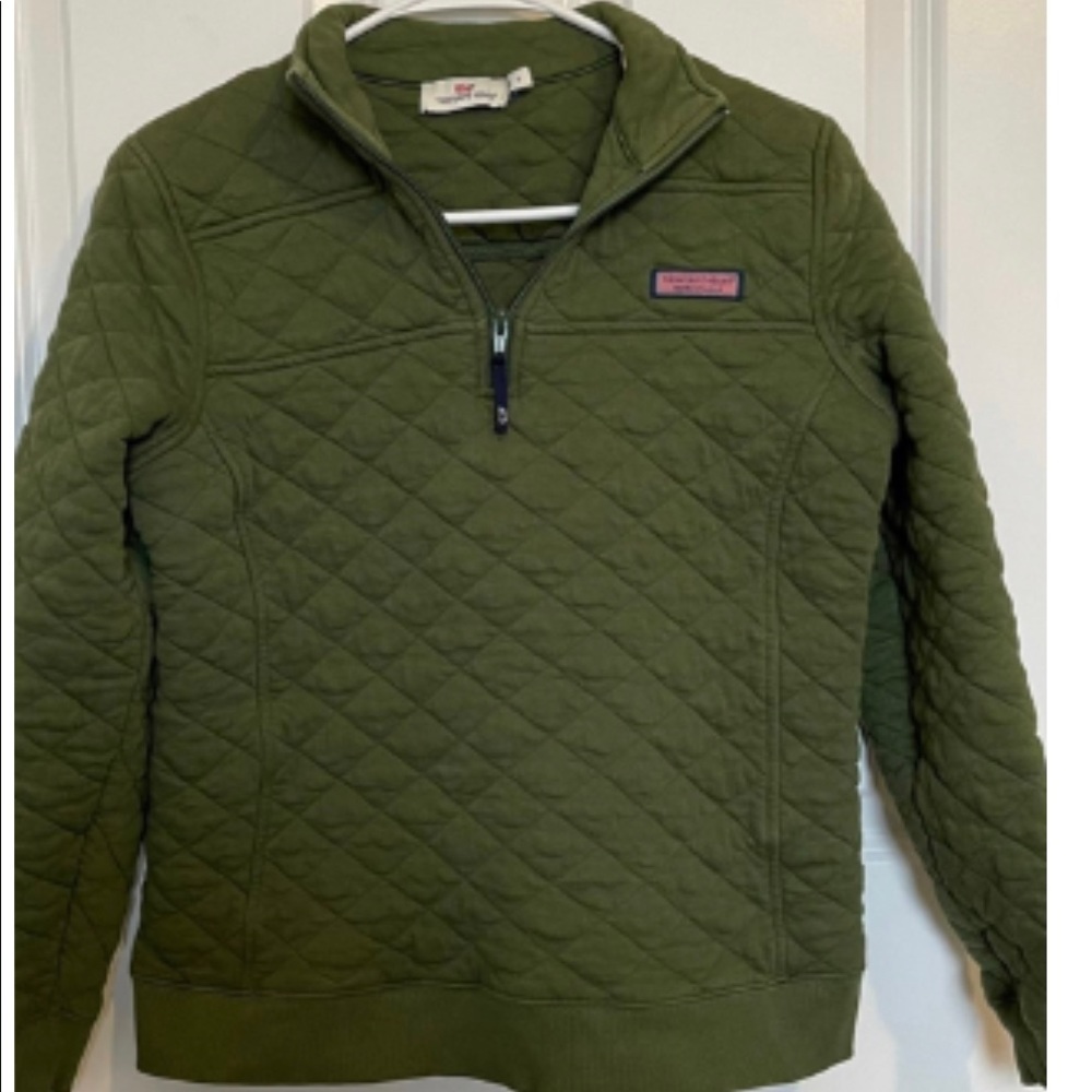 Vineyard Vines olive quilted woman’s med 1/4 sip pullover. Fits like a sm.